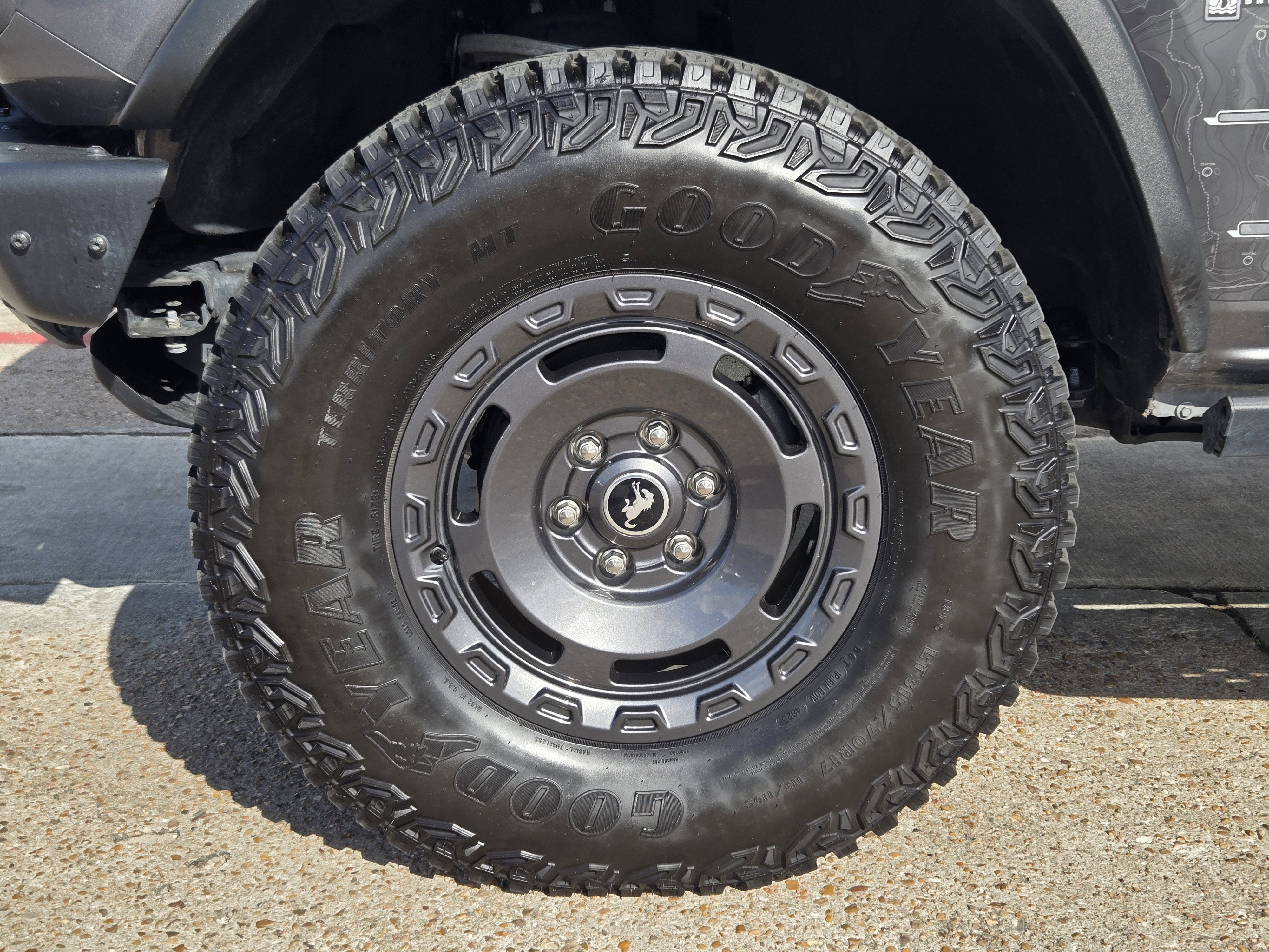 Used 2024 Ford Bronco Everglades image 7