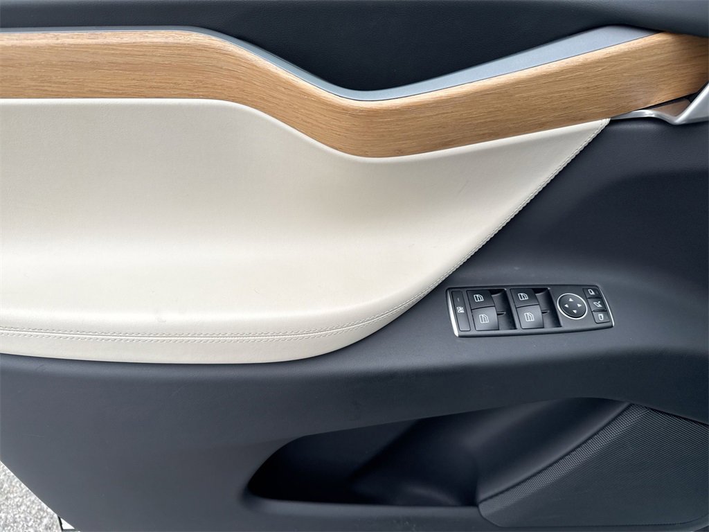 Used 2020 Tesla Model X Long Range image 15