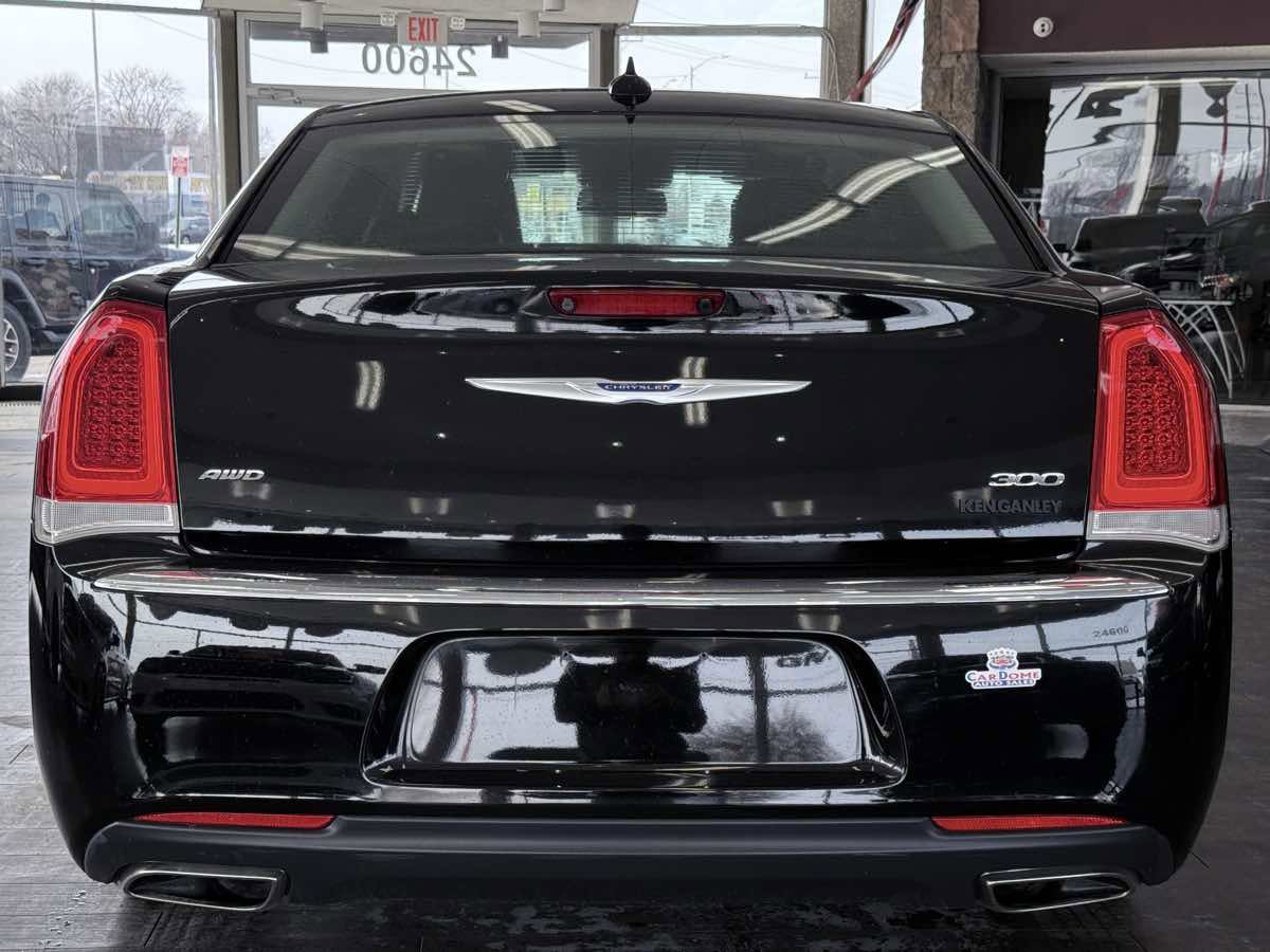 Used 2019 Chrysler 300 Touring L w/ Quick Order Package 22F image 13