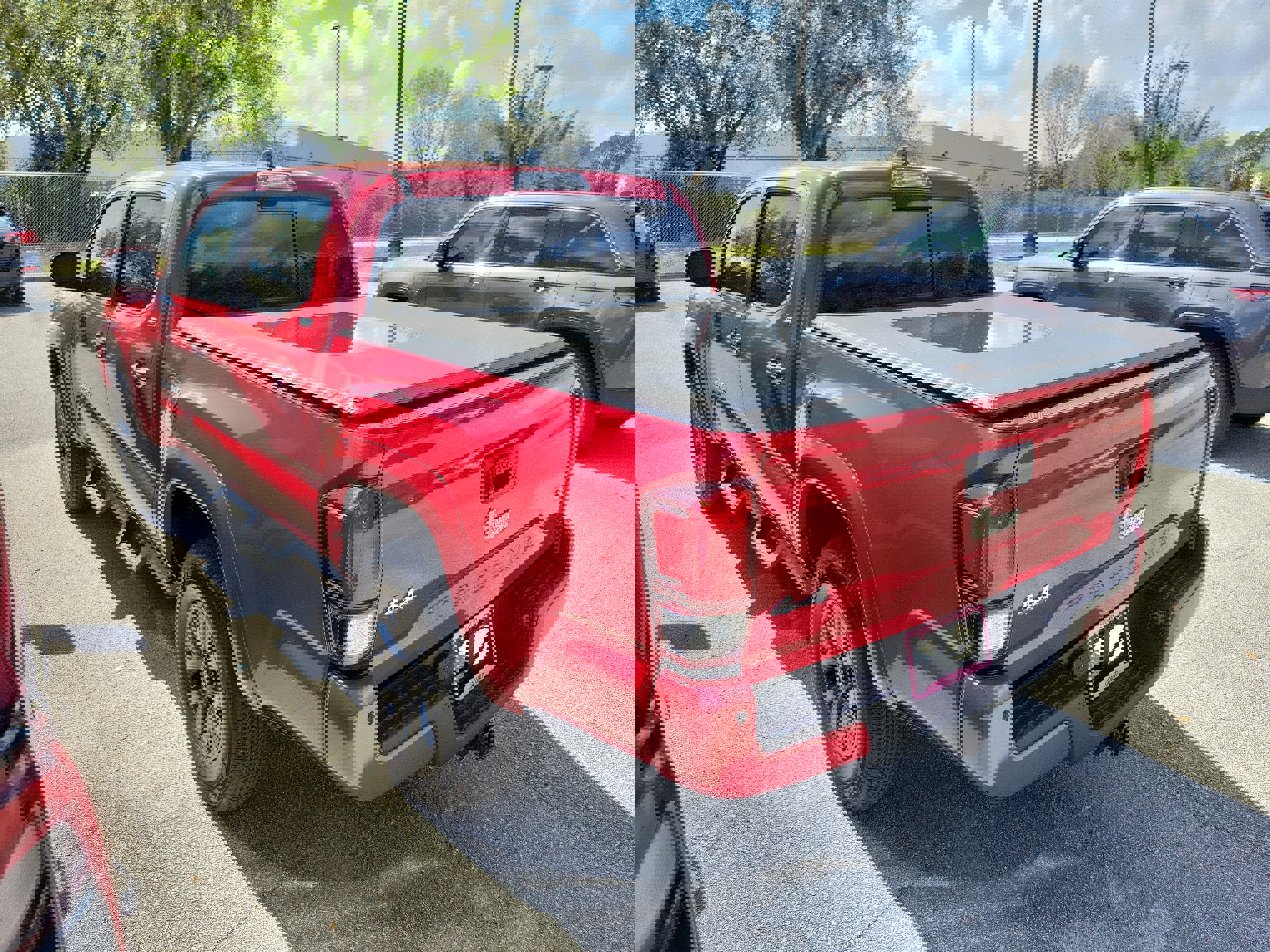 Used 2023 Toyota Tacoma SR5 w/ Technology Package image 8