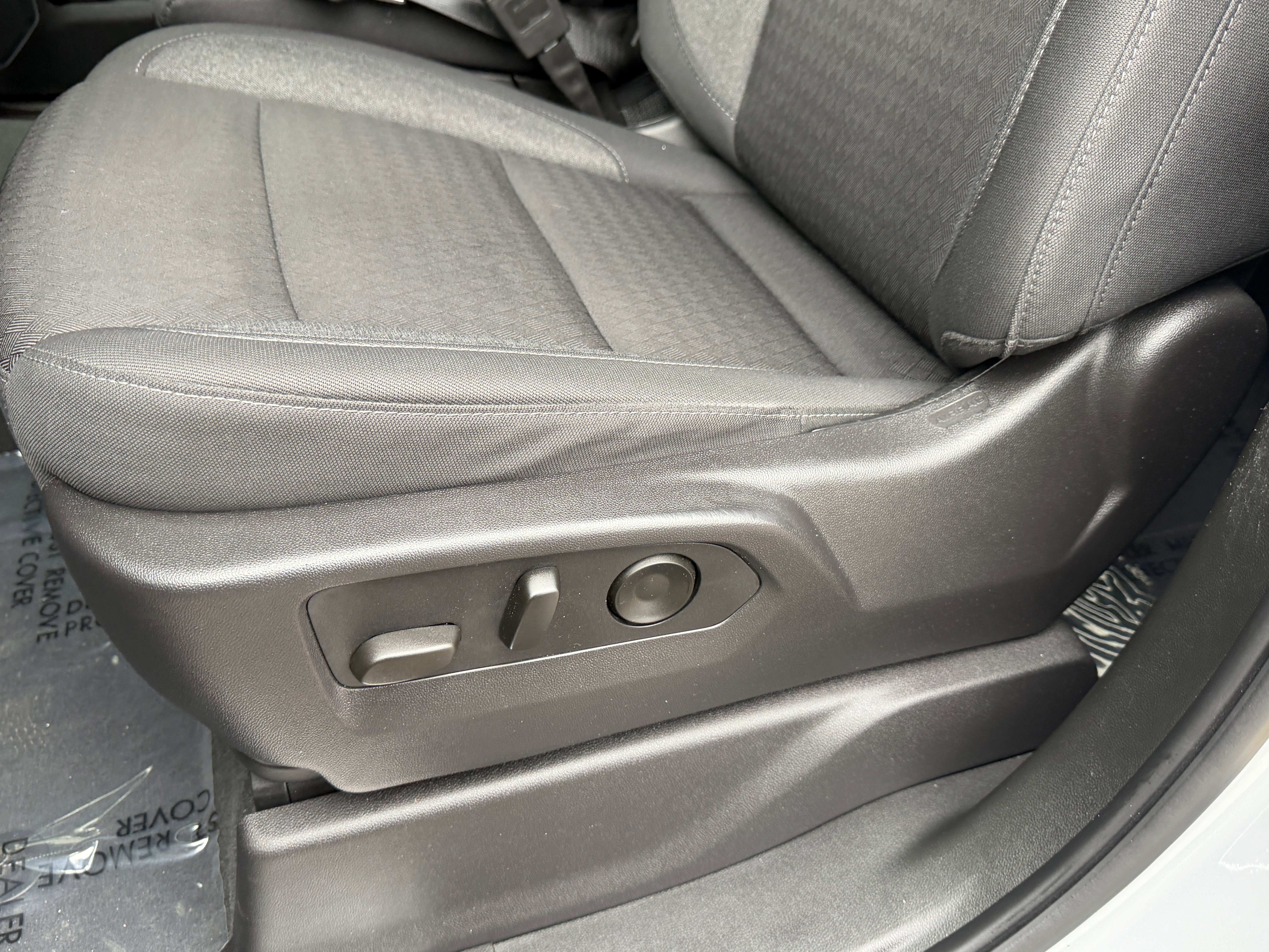 Used 2024 Chevrolet Silverado 1500 LT AWD/4WD image 15