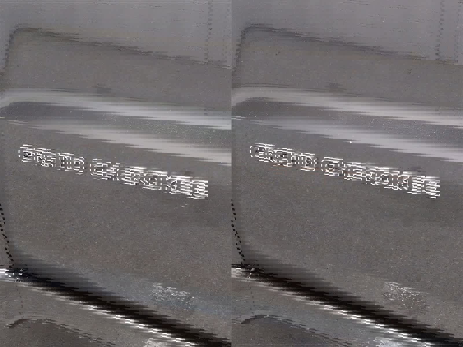 Used 2018 Jeep Grand Cherokee Overland image 12