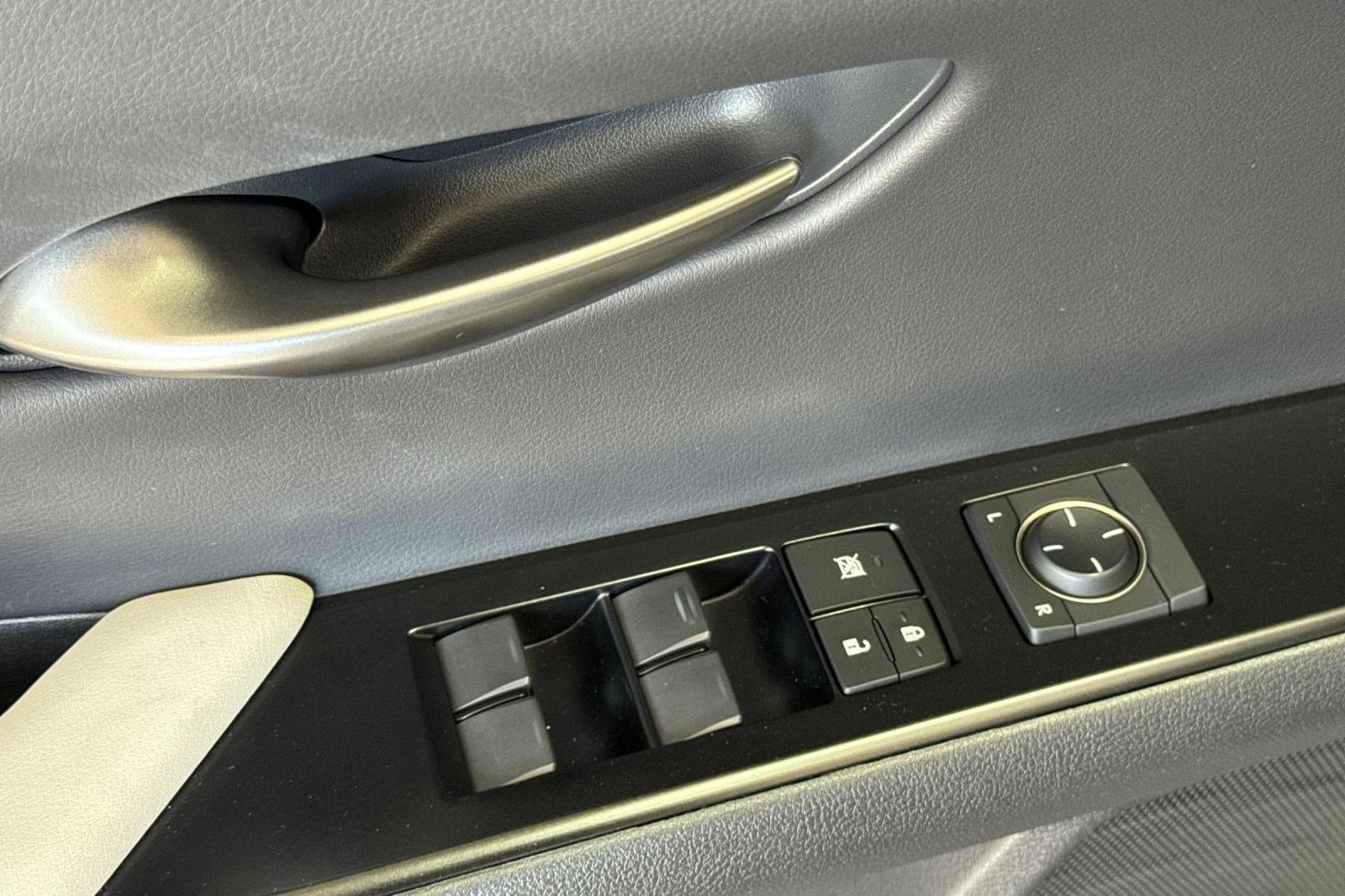 Used 2024 Lexus UX 250h FWD image 15