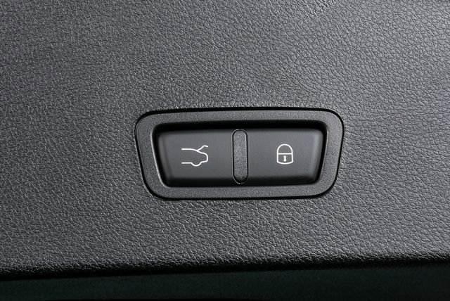 New 2026 Alfa Romeo Tonale w/ Red Premium Package image 32