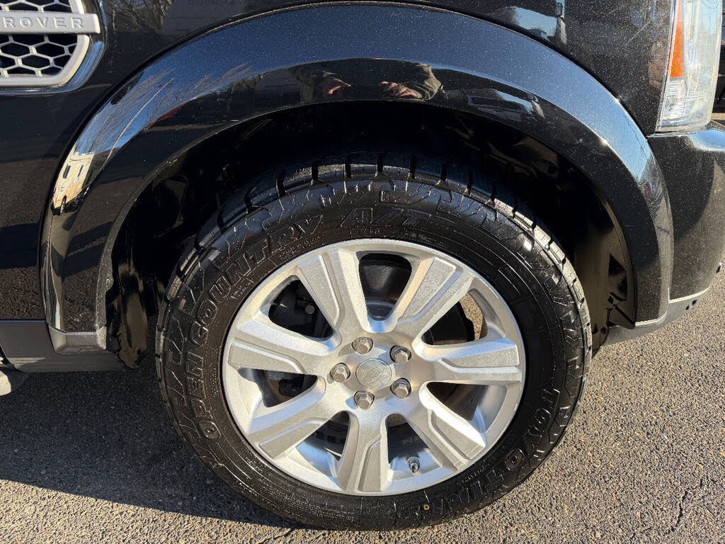 Used 2015 Land Rover LR4 HSE AWD/4WD image 16