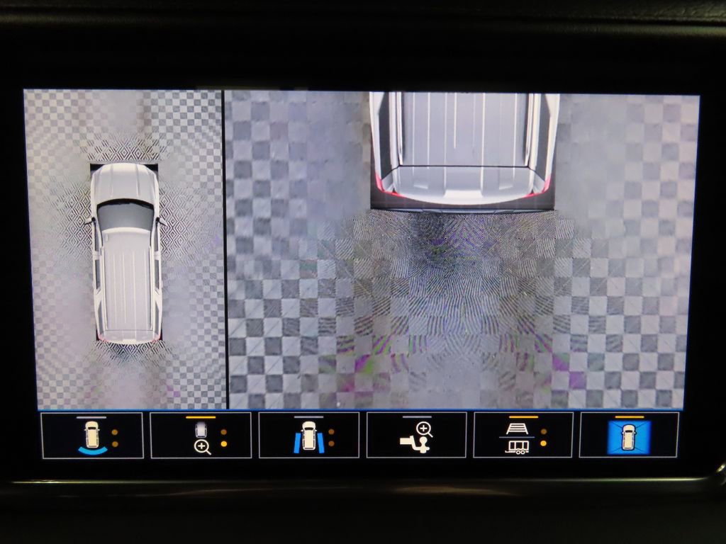 Used 2021 GMC Yukon Denali w/ Denali Premium Package image 19