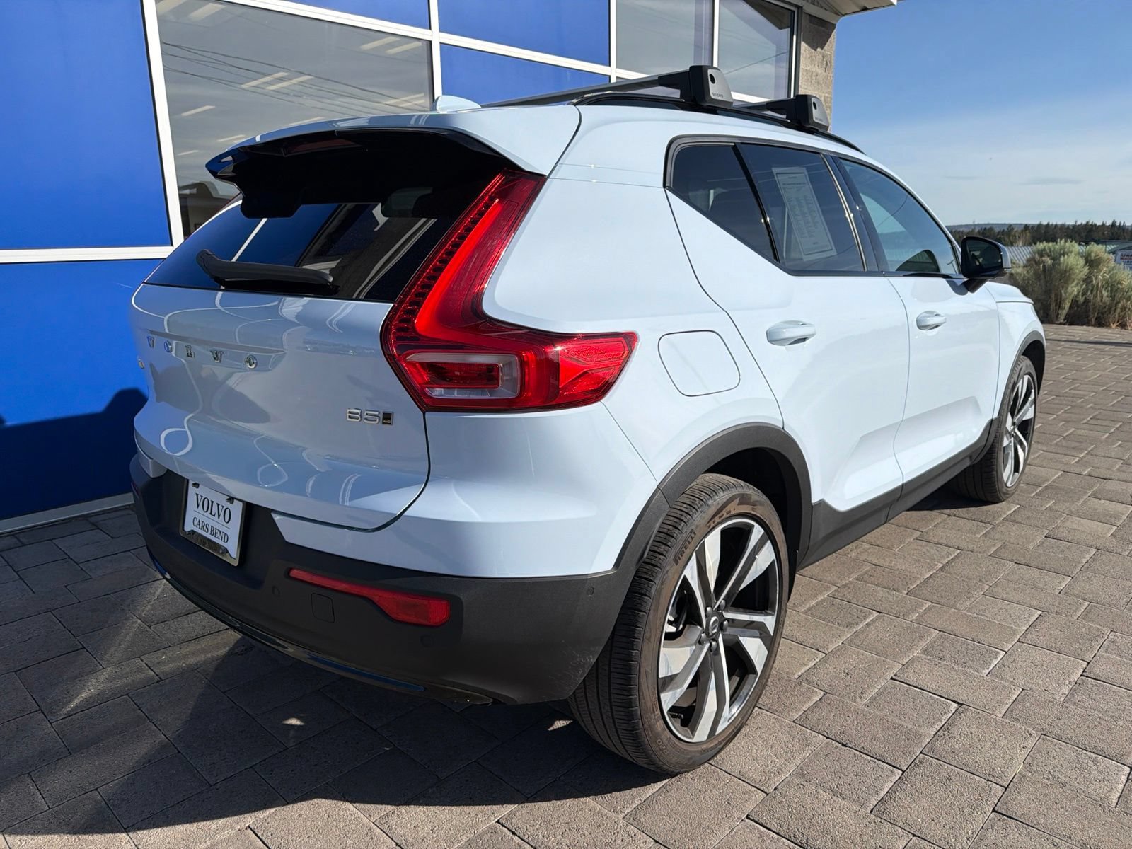 Certified 2024 Volvo XC40 B5 Plus w/ Protection Package Premier AWD/4WD image 7