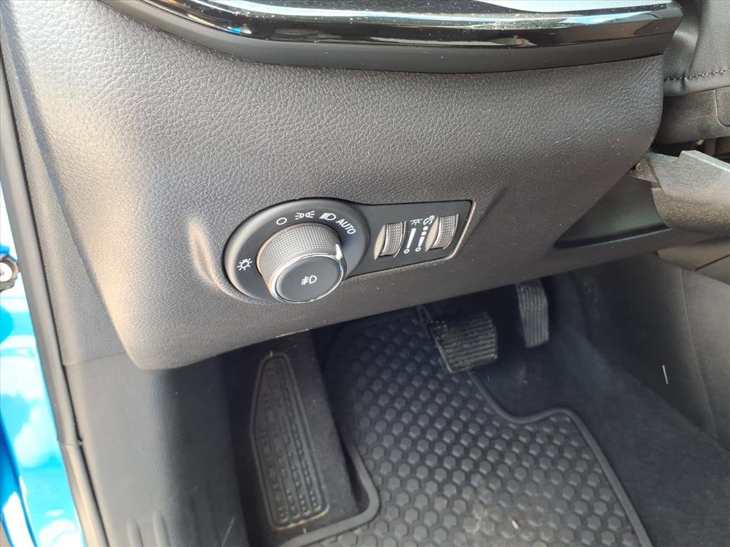 Used 2025 Jeep Compass Trailhawk AWD/4WD image 9