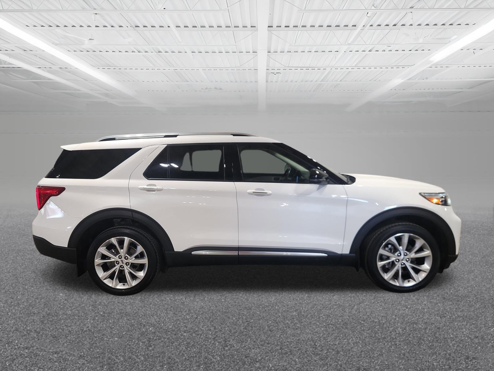 Used 2023 Ford Explorer Platinum w/ Technology Package image 5