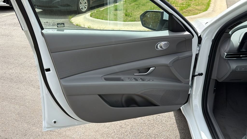 New 2026 Hyundai Elantra SE image 10