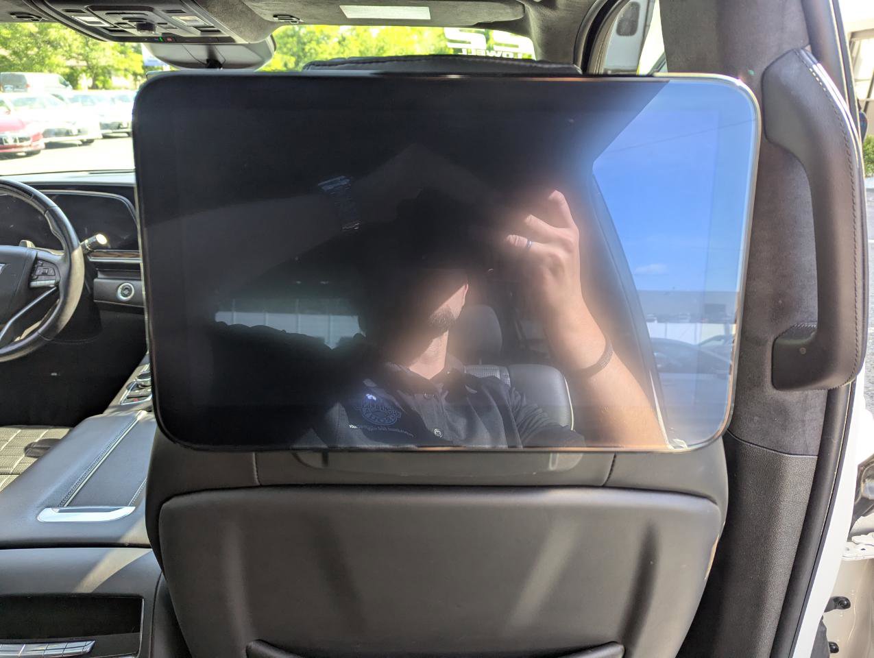 Used 2022 Cadillac Escalade ESV Sport Platinum AWD/4WD image 52