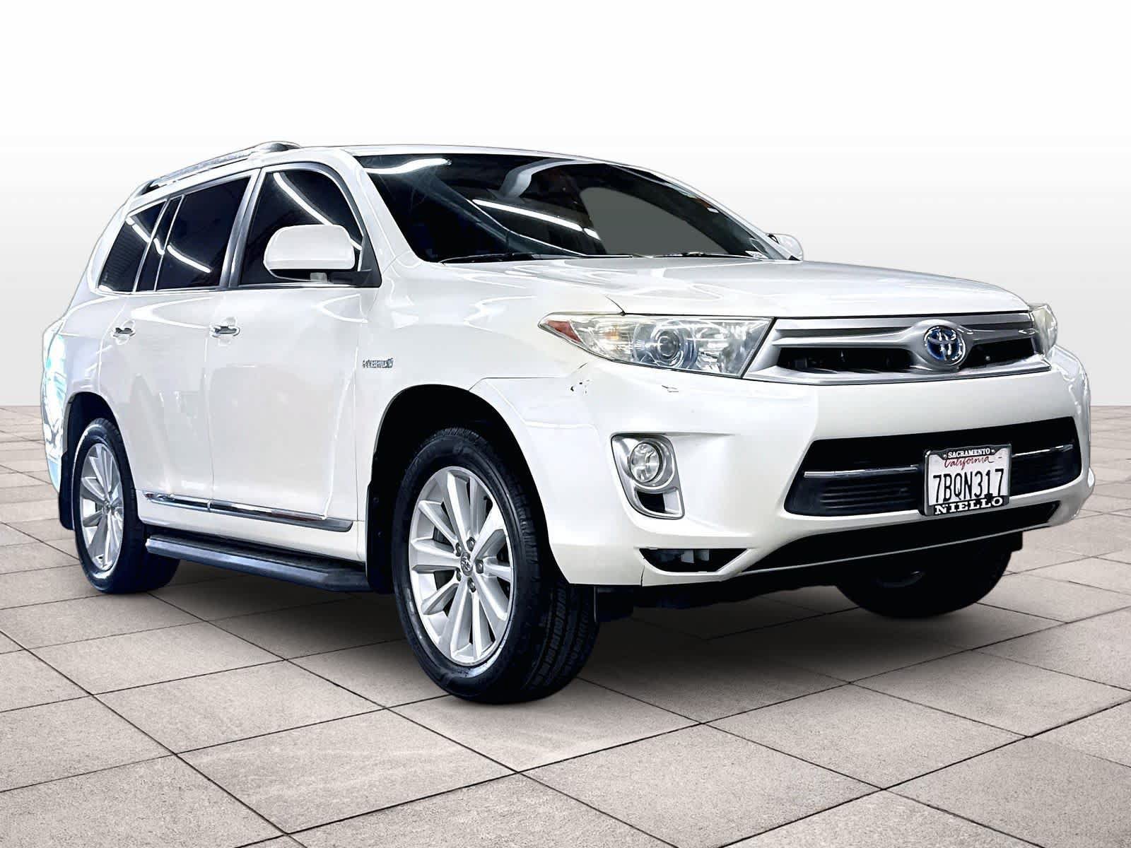 Used 2013 Toyota Highlander Limited AWD/4WD image 2