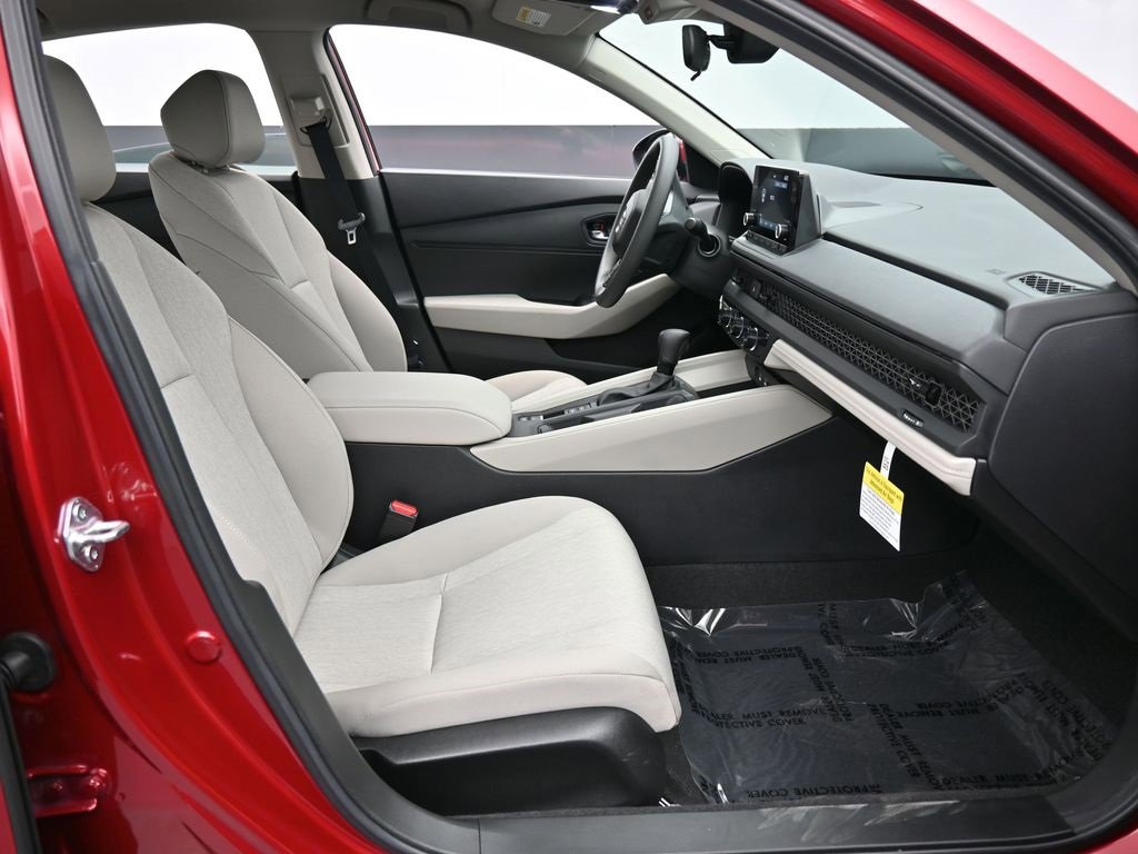 Certified 2025 Honda Accord LX image 39