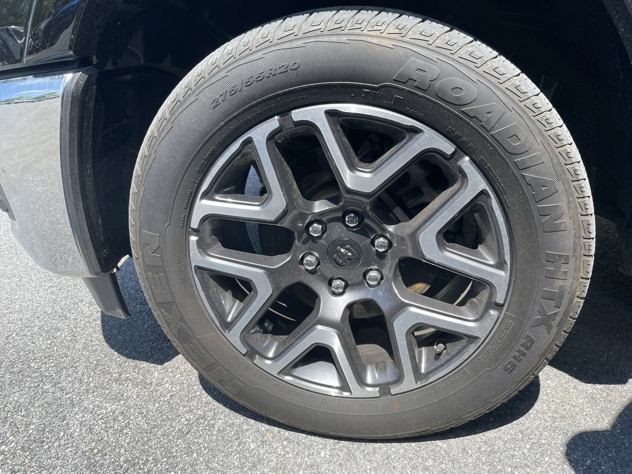 Used 2025 RAM 1500 Laramie AWD/4WD image 10