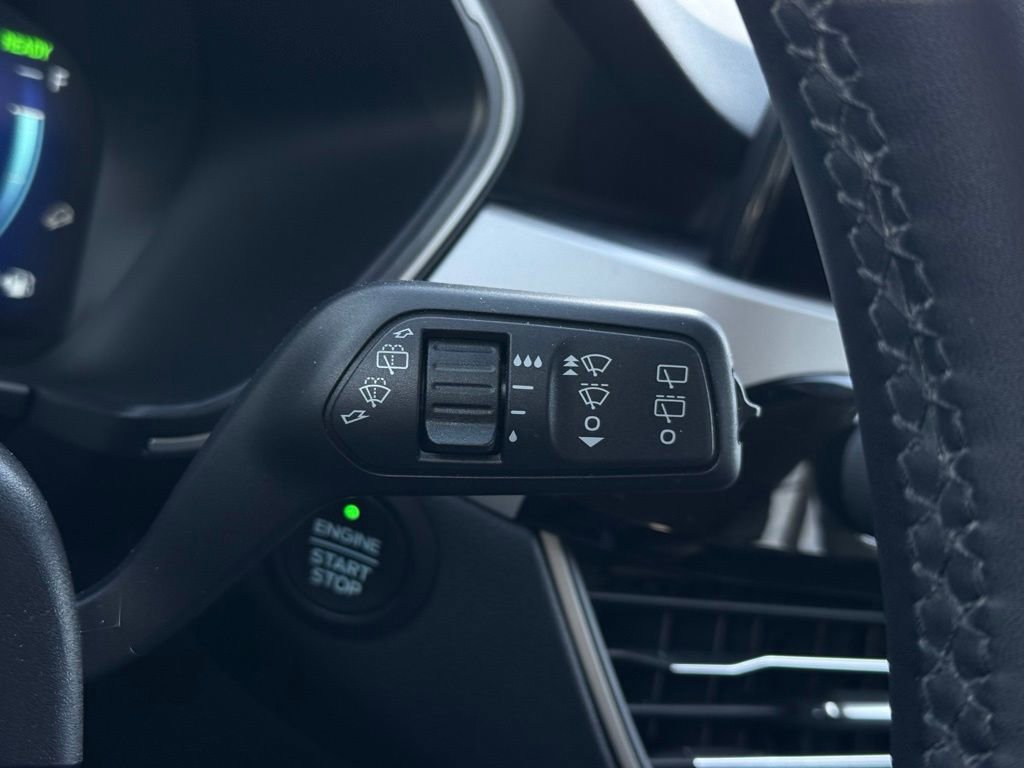 Used 2022 Ford Escape SEL w/ Technology Package image 32