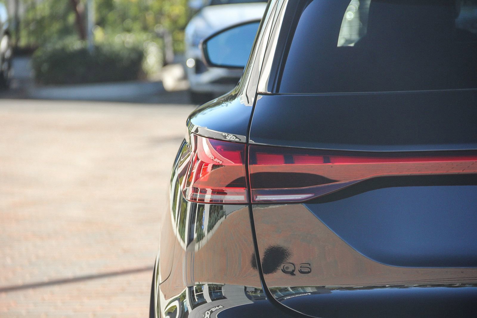 Certified 2025 Audi Q6 e-tron Premium w/ Convenience Package image 10