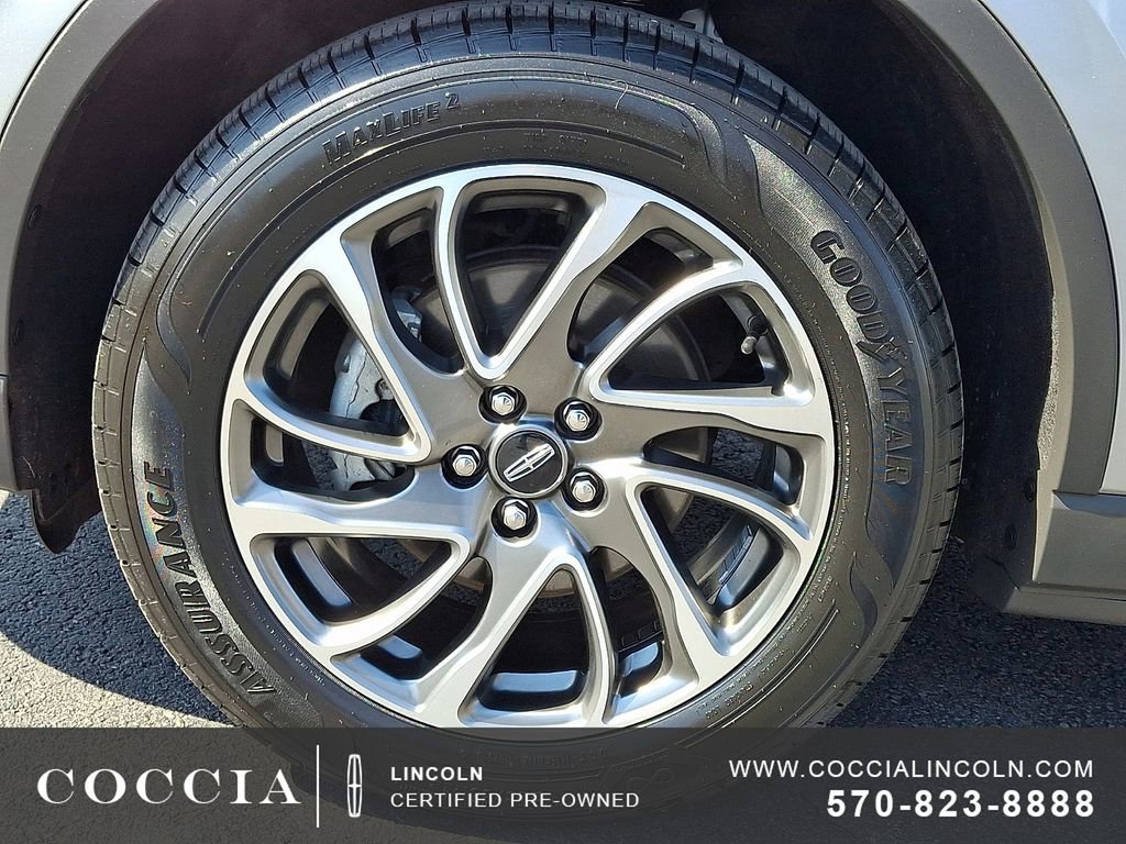 Certified 2022 Lincoln Corsair AWD w/ Equipment Group 101A image 8