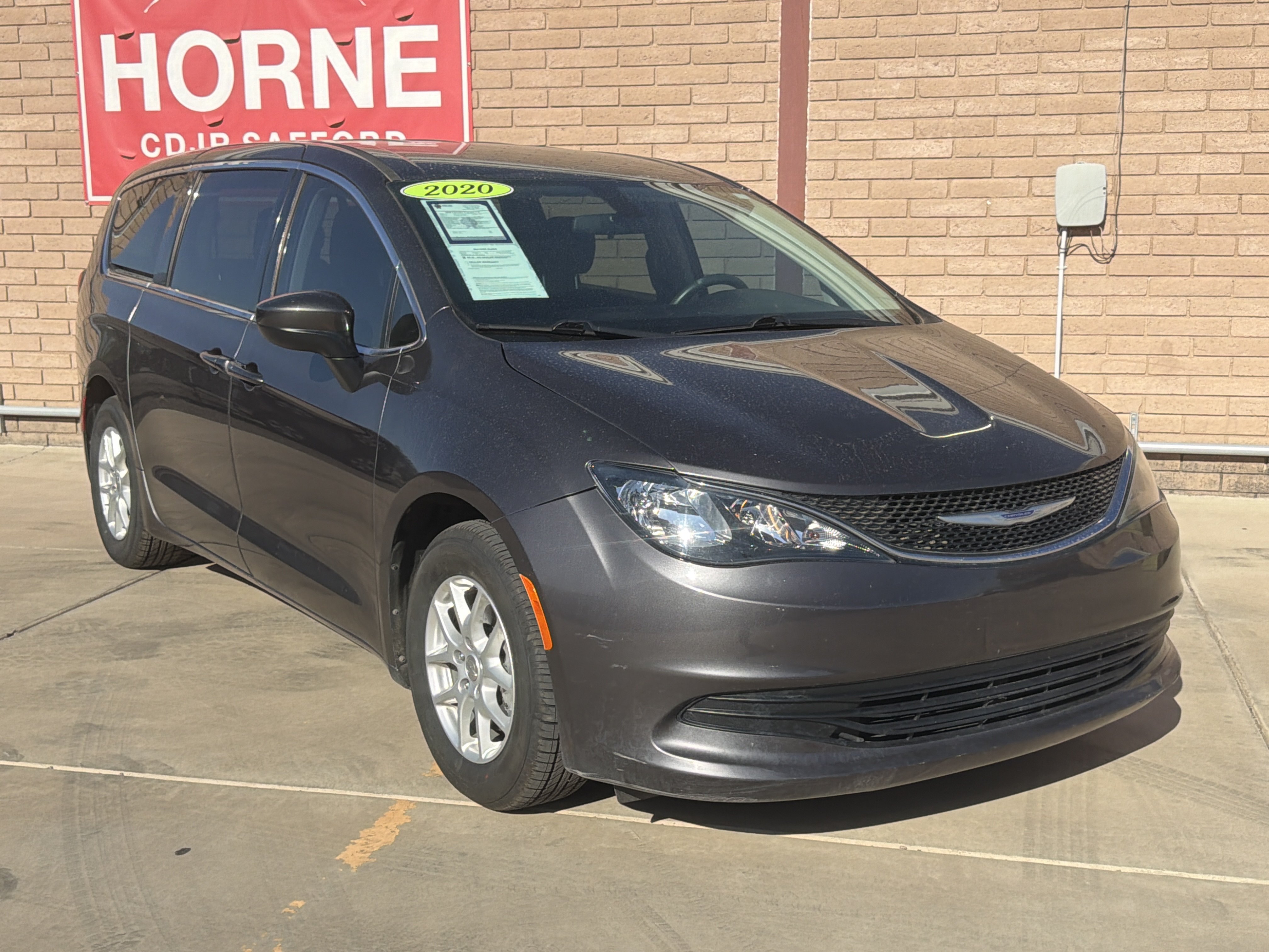 Used 2020 Chrysler Voyager LX FWD image 6