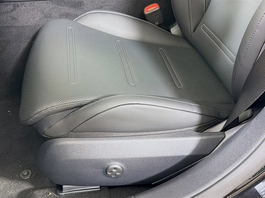 New 2026 Mercedes-Benz E 53 AMG e 4MATIC Sedan image 23