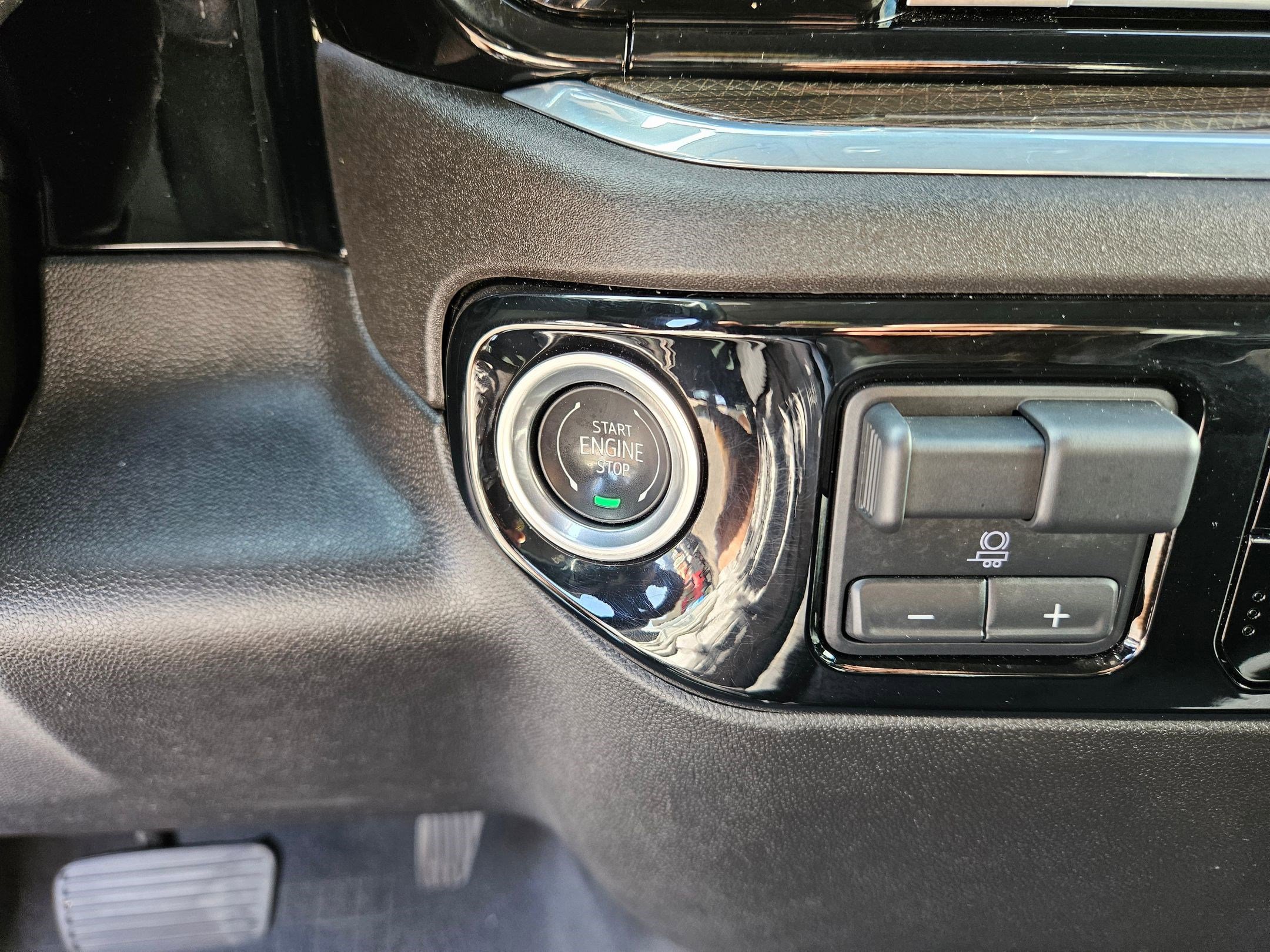 Used 2024 Chevrolet Silverado 3500 LT w/ Convenience Package image 22