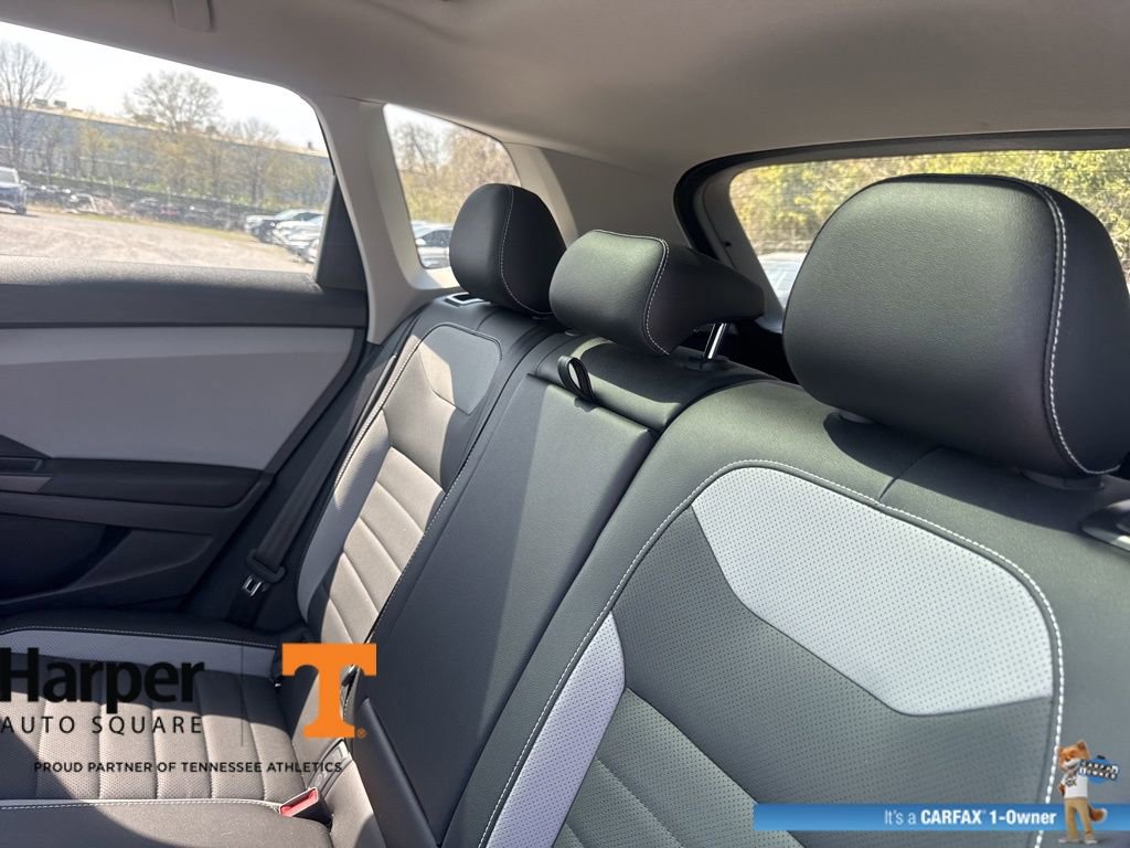 Used 2023 Volkswagen Taos SEL image 9