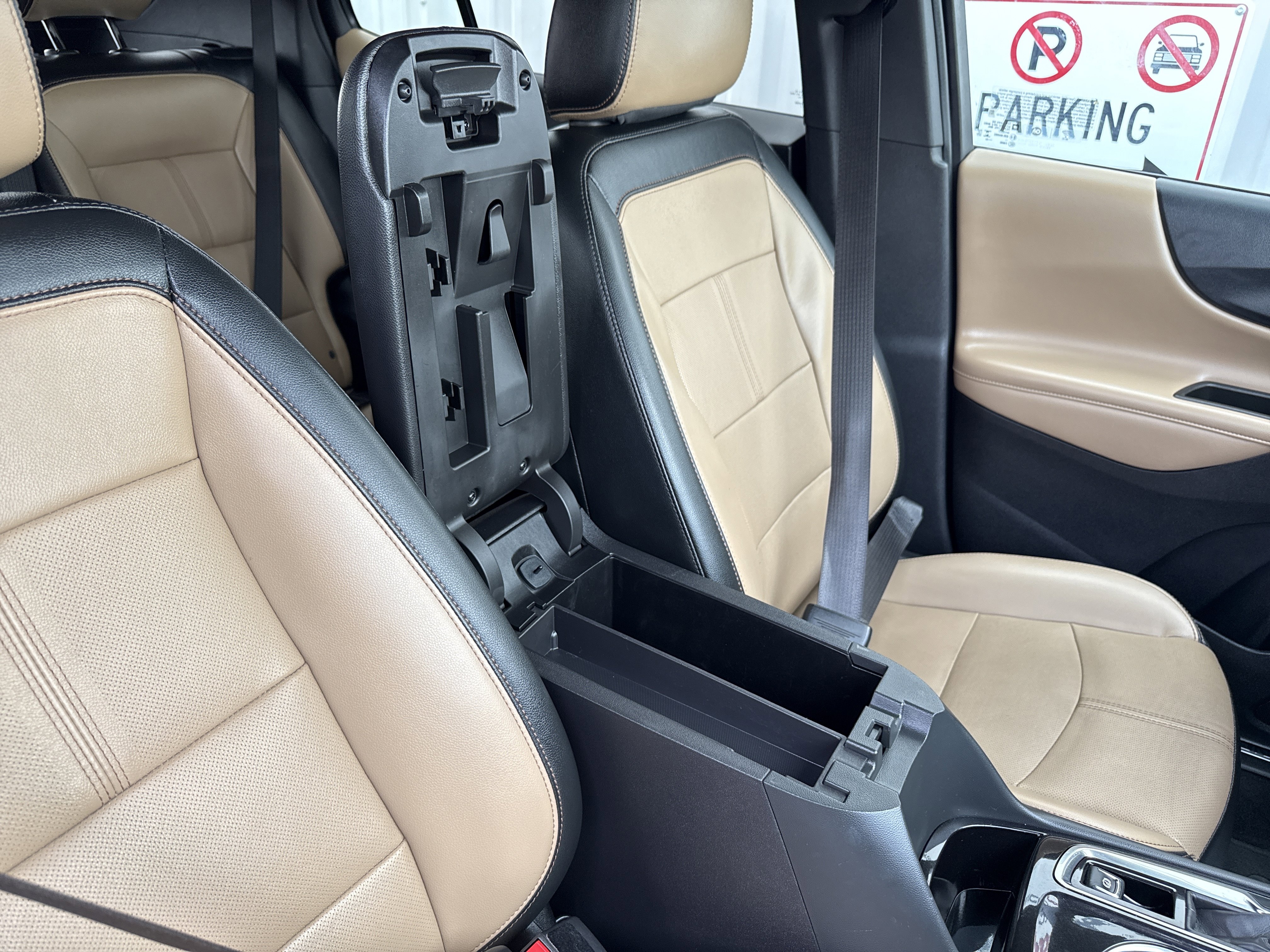 Used 2023 Chevrolet Equinox Premier image 46