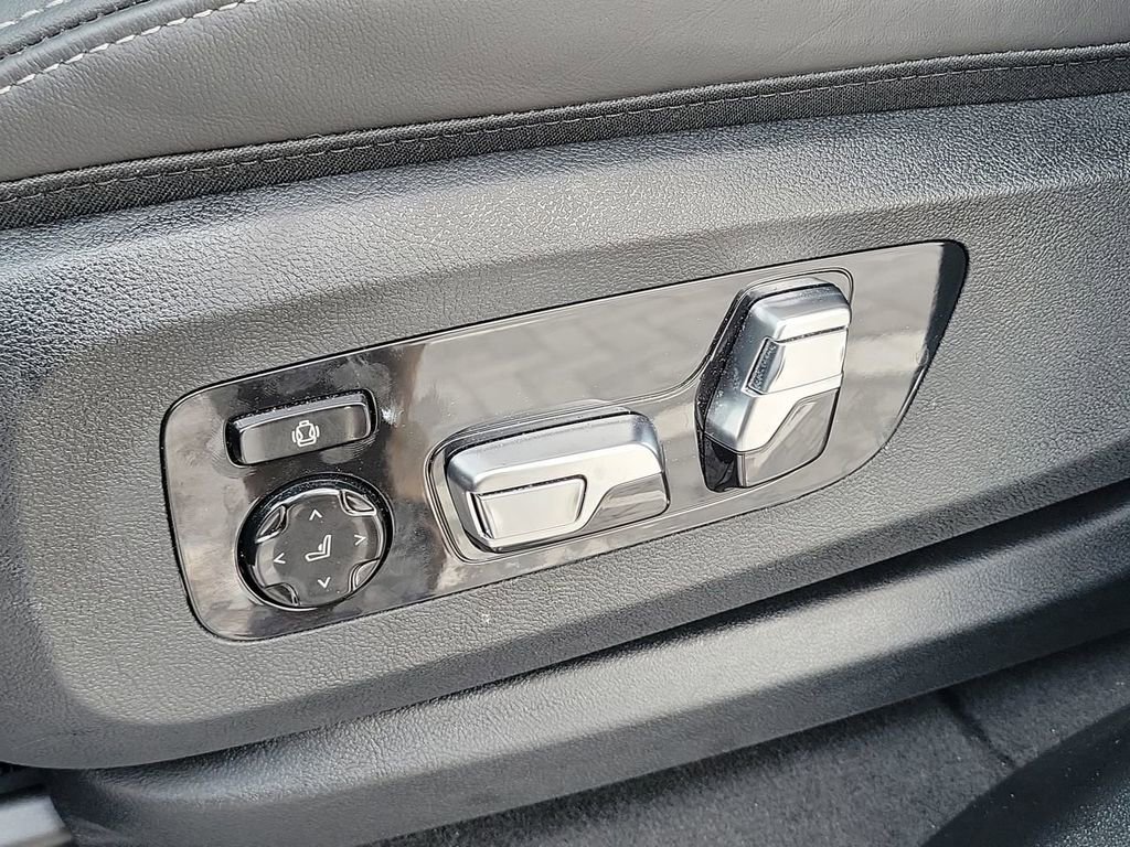 Used 2026 BMW X5 M60i image 27