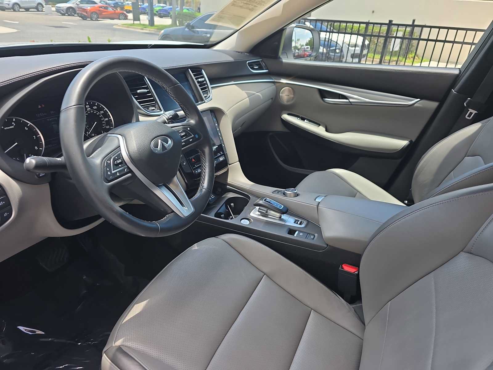 Used 2023 INFINITI QX50 Luxe FWD image 16