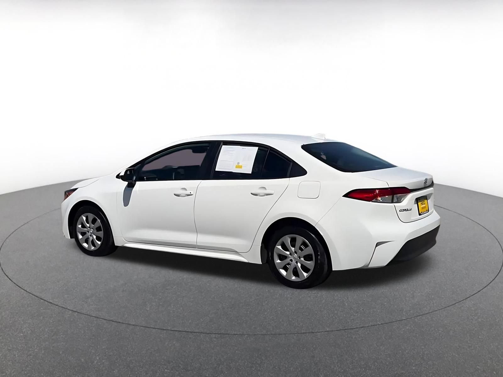 Used 2025 Toyota Corolla LE FWD image 15