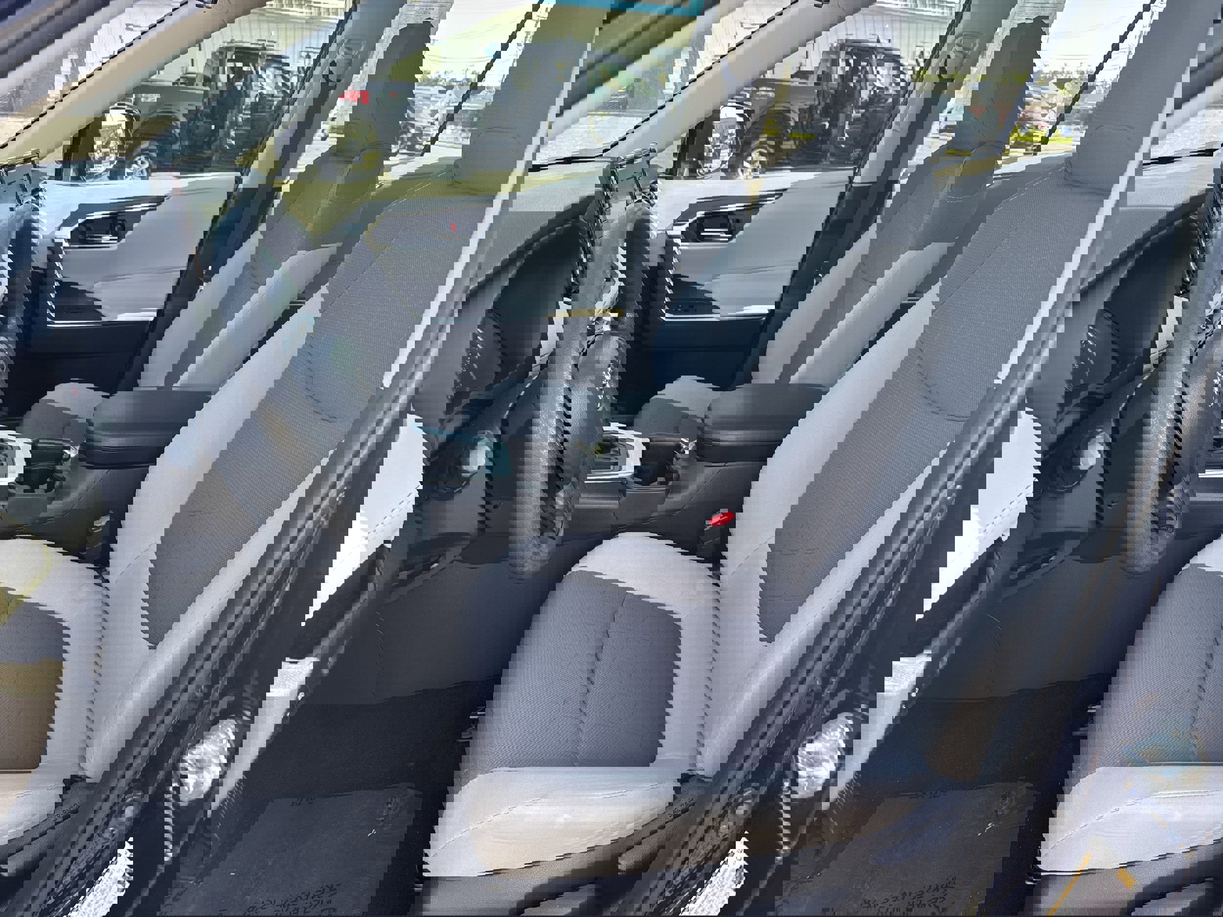 Used 2019 Toyota RAV4 XLE image 3