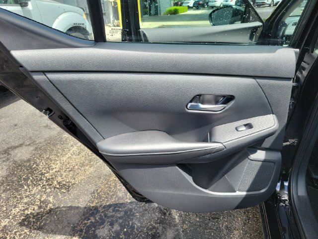 Used 2022 Nissan Sentra SV w/ All-Weather Package FWD image 10