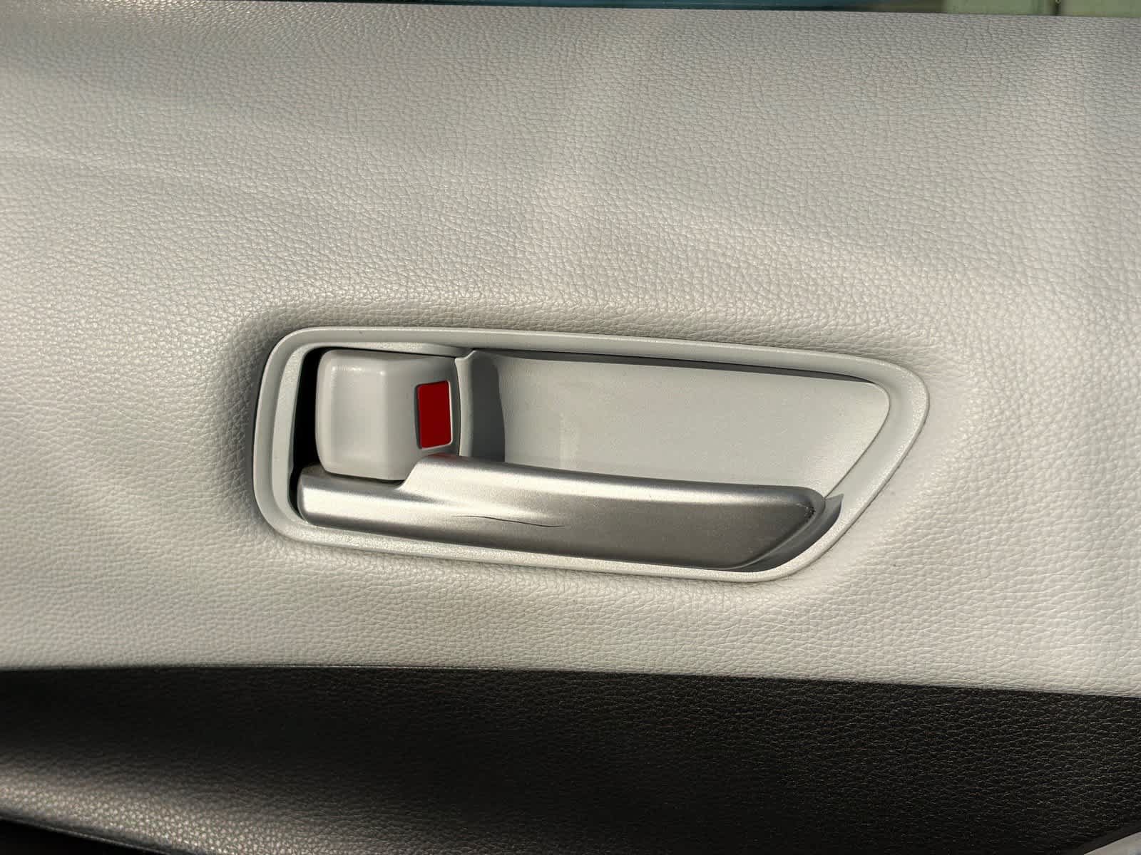 Used 2022 Toyota Corolla SE FWD image 17