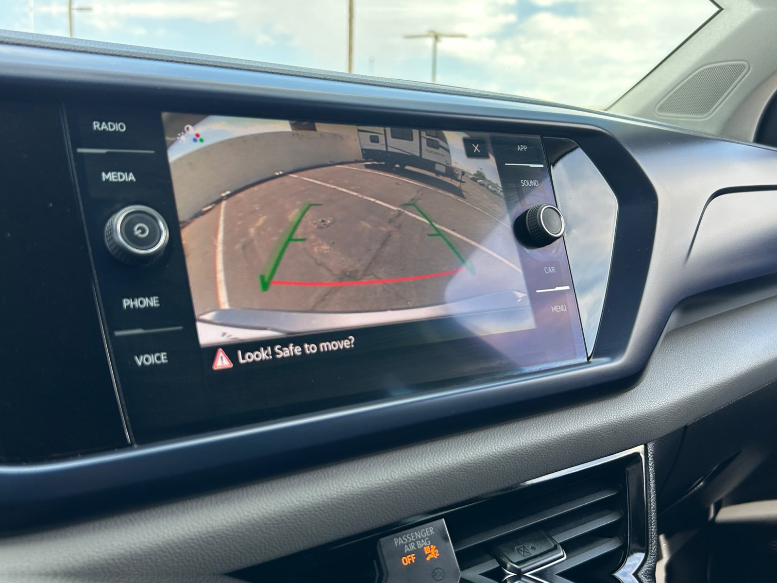Certified 2022 Volkswagen Taos SE FWD image 27