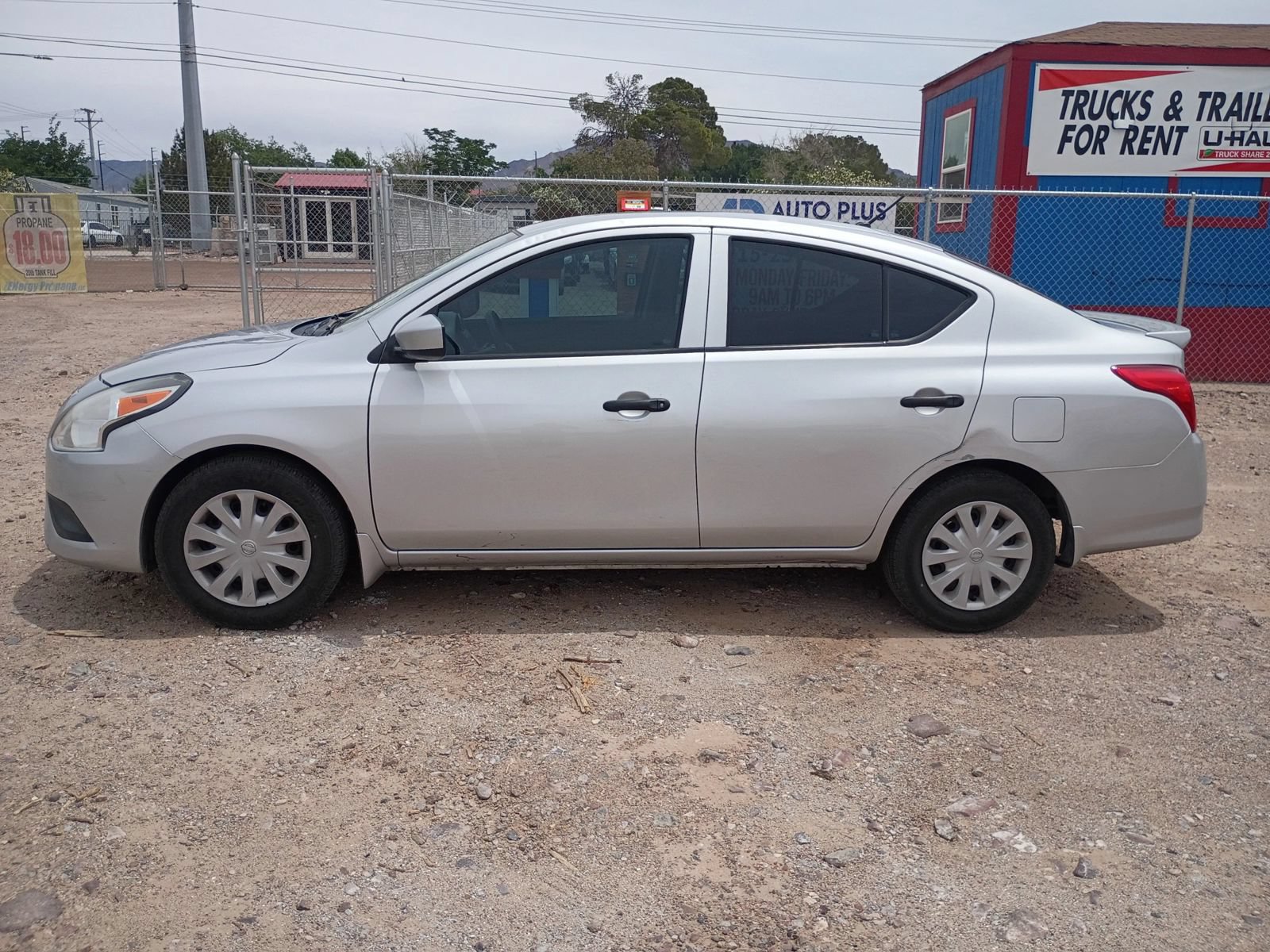 Used 2018 Nissan Versa S Plus FWD image 3