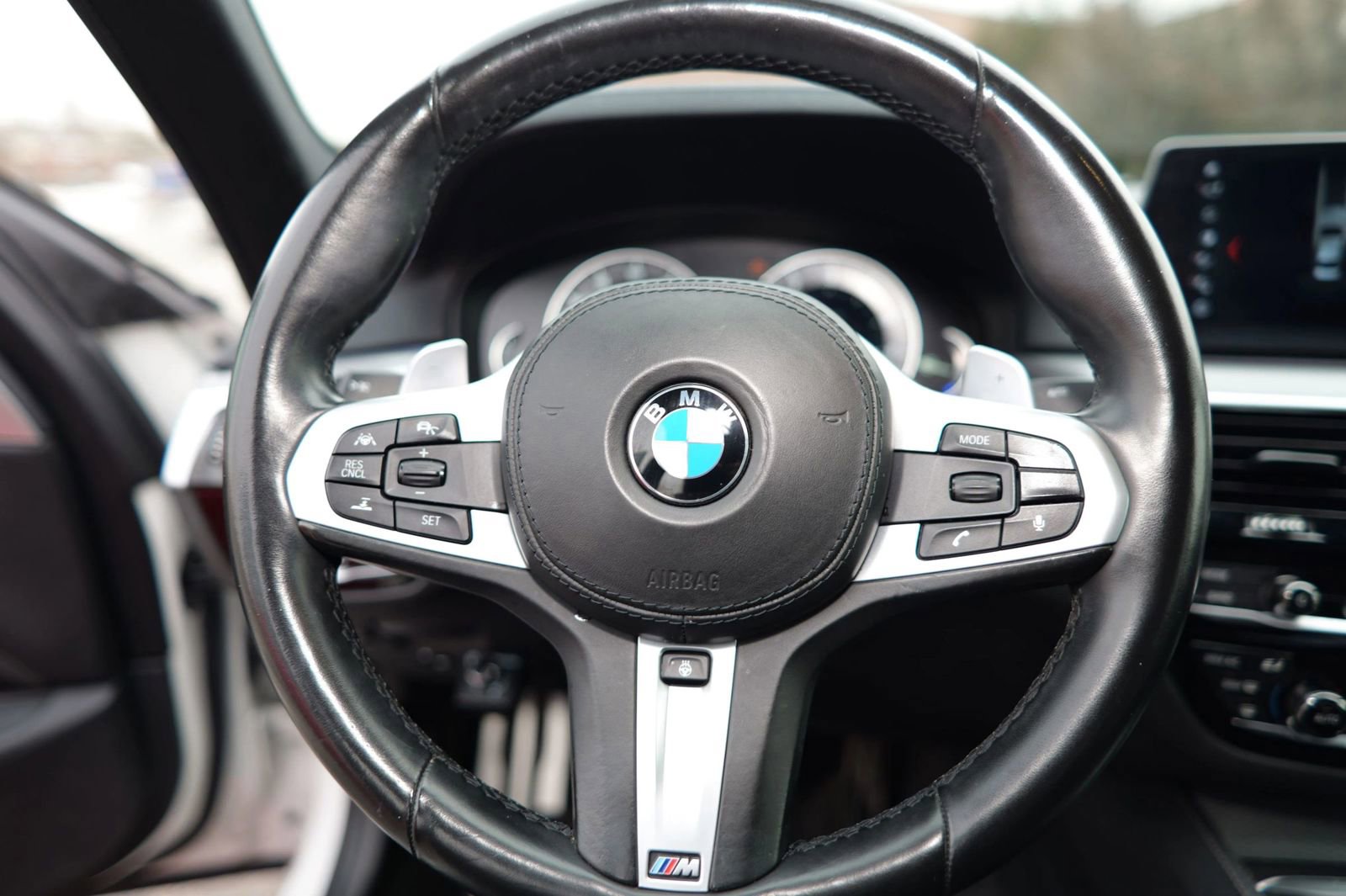 Used 2018 BMW M550i xDrive image 22