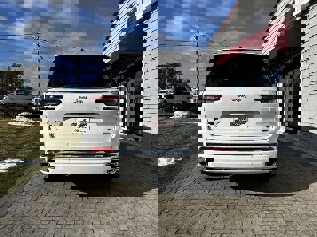 Used 2025 Jeep Grand Cherokee L Overland w/ Advanced Protech Group III image 6