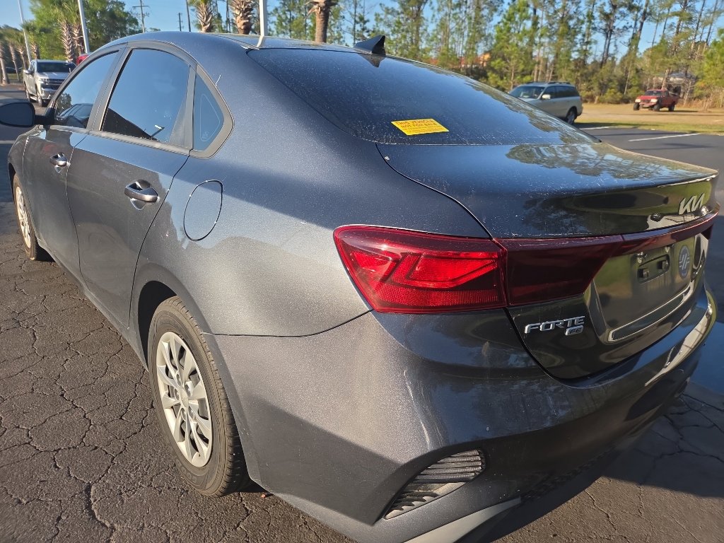 Used 2022 Kia Forte FE image 4