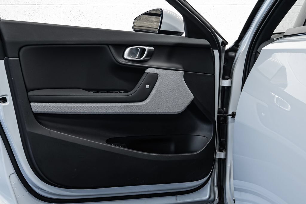 Used 2023 Polestar Polestar 2 w/ Pilot Pack AWD/4WD image 17