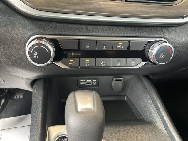 Used 2025 Nissan Altima 2.5 SV FWD image 25