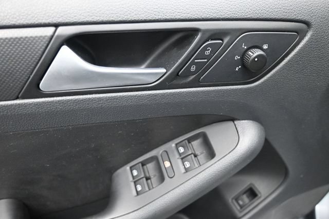Used 2014 Volkswagen Jetta SE FWD image 19