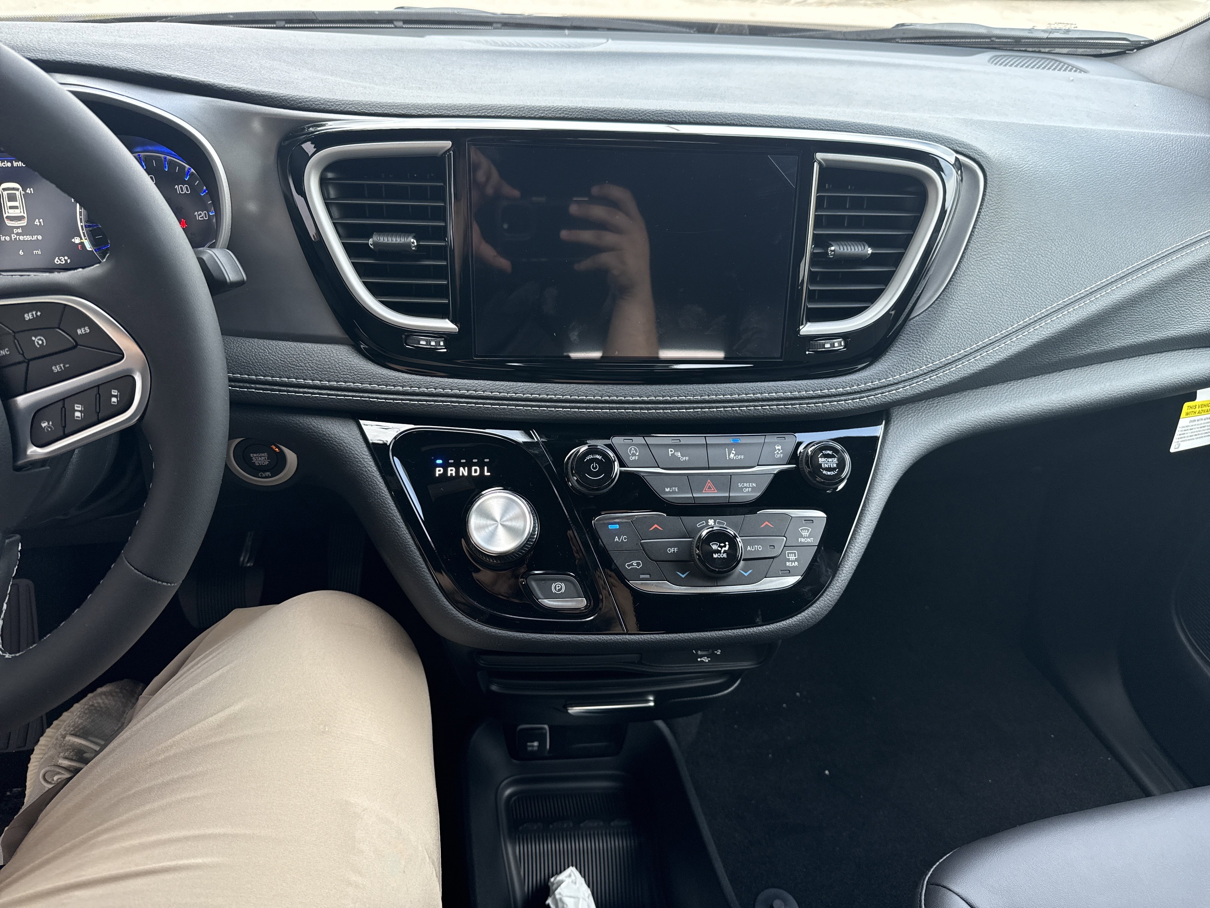 New 2026 Chrysler Pacifica Select image 25