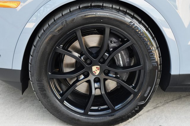 Certified 2025 Porsche Cayenne image 14