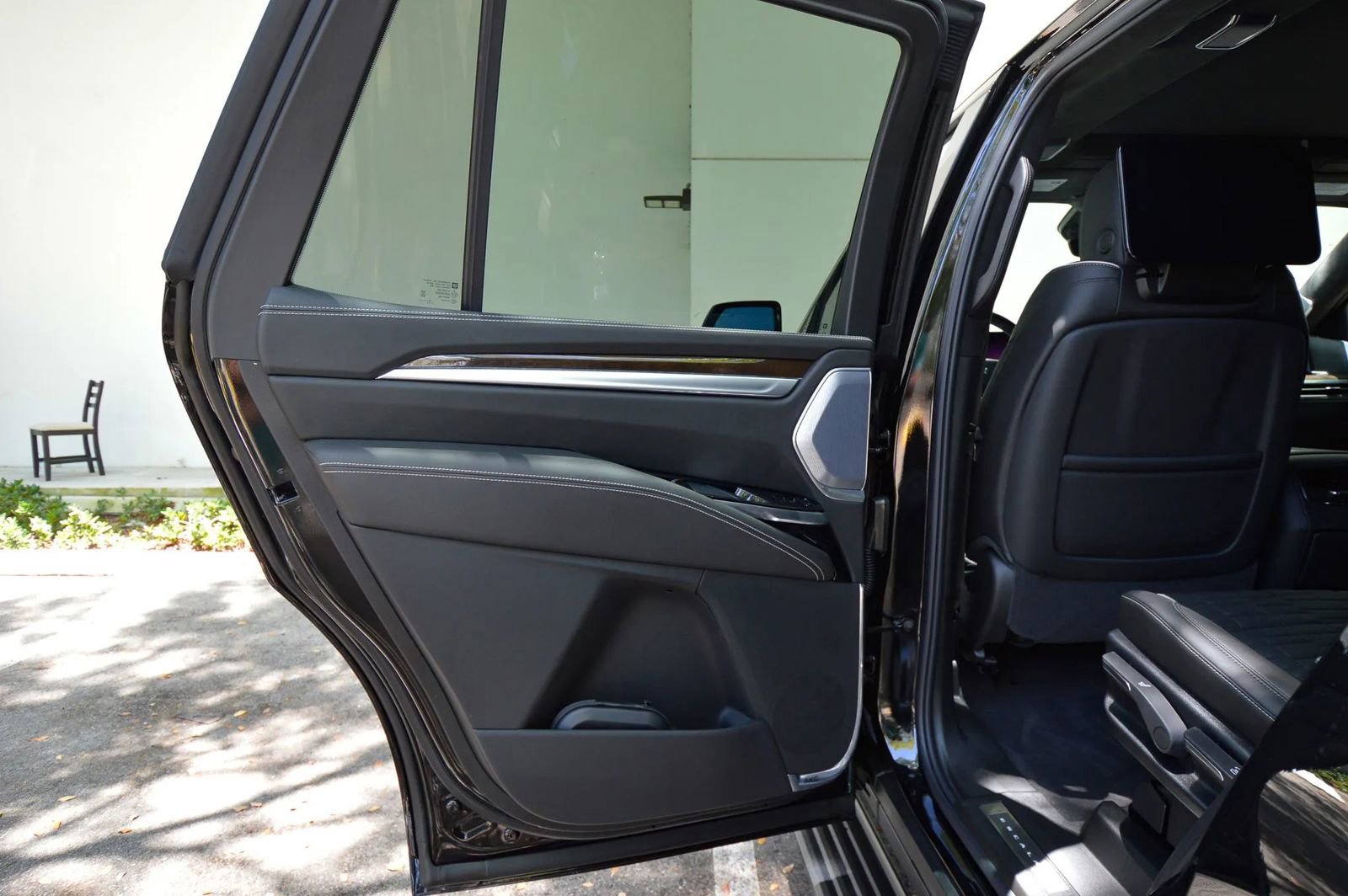 Used 2026 Cadillac Escalade Platinum Sport w/ LPO, ONYX Package AWD/4WD image 66