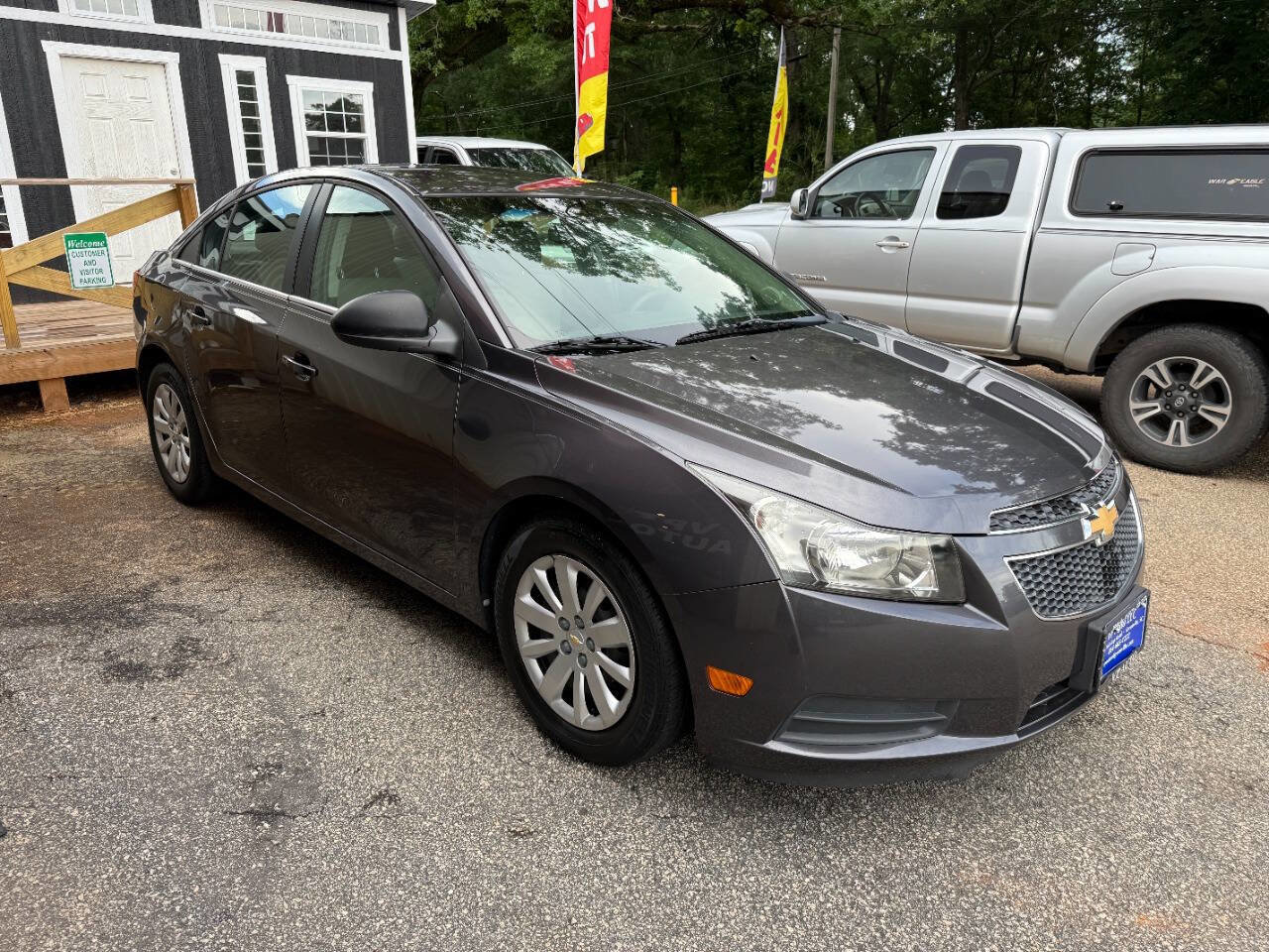 Used 2011 Chevrolet Cruze LS w/ Connectivity Package FWD image 4