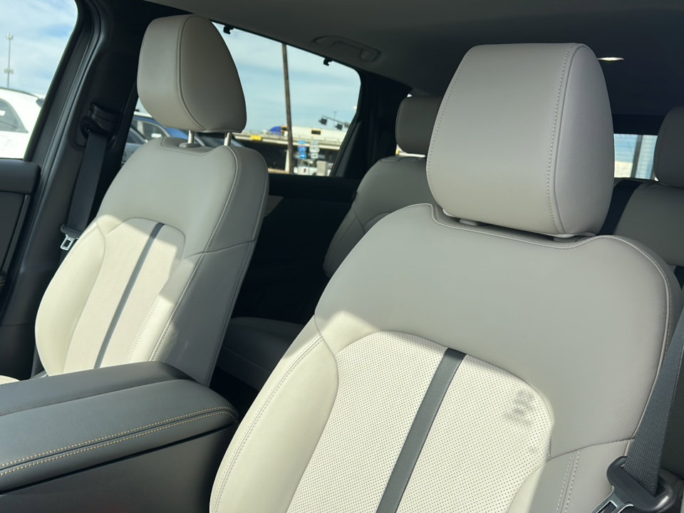 New 2026 MAZDA CX-90 Plug-In Hybrid w/ Preferred image 11