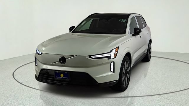 New 2026 Volvo EX90 Plus RWD image 2
