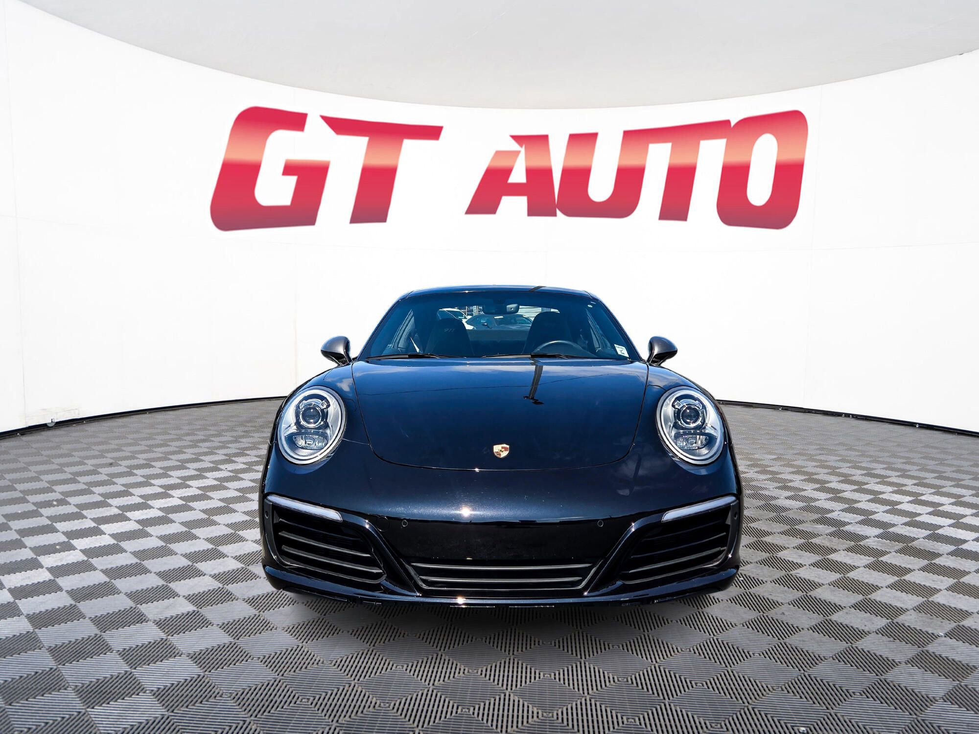 Used 2019 Porsche 911 Carrera T image 2