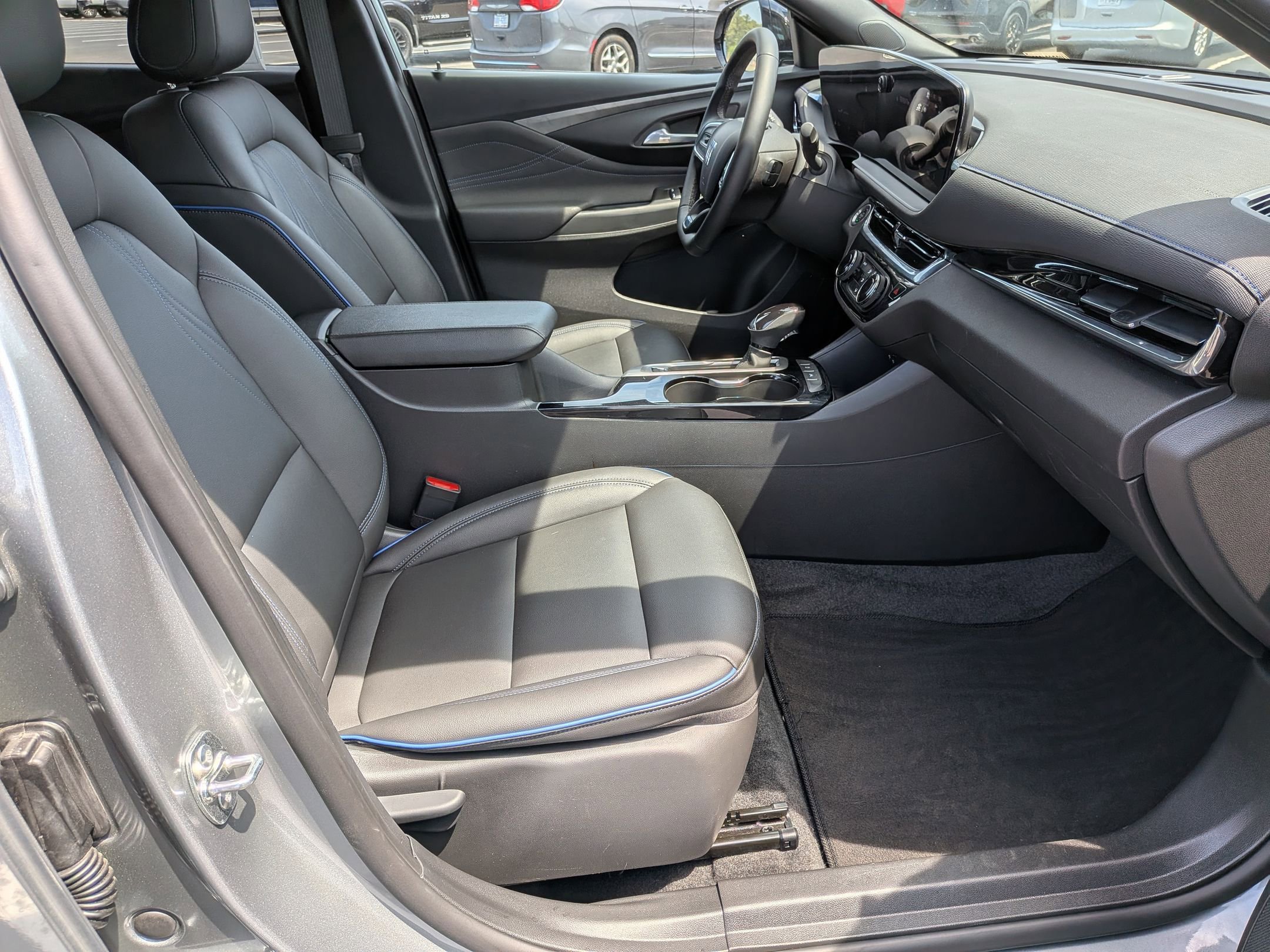 Used 2025 Buick Envista Sport Touring FWD image 35