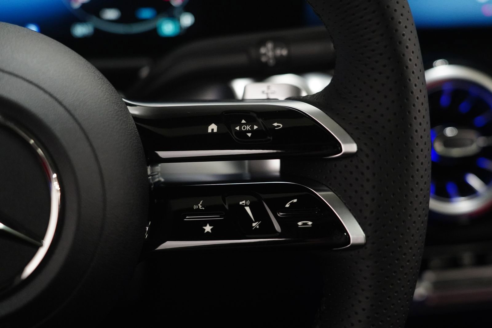 New 2026 Mercedes-Benz GLB 250 4MATIC image 21