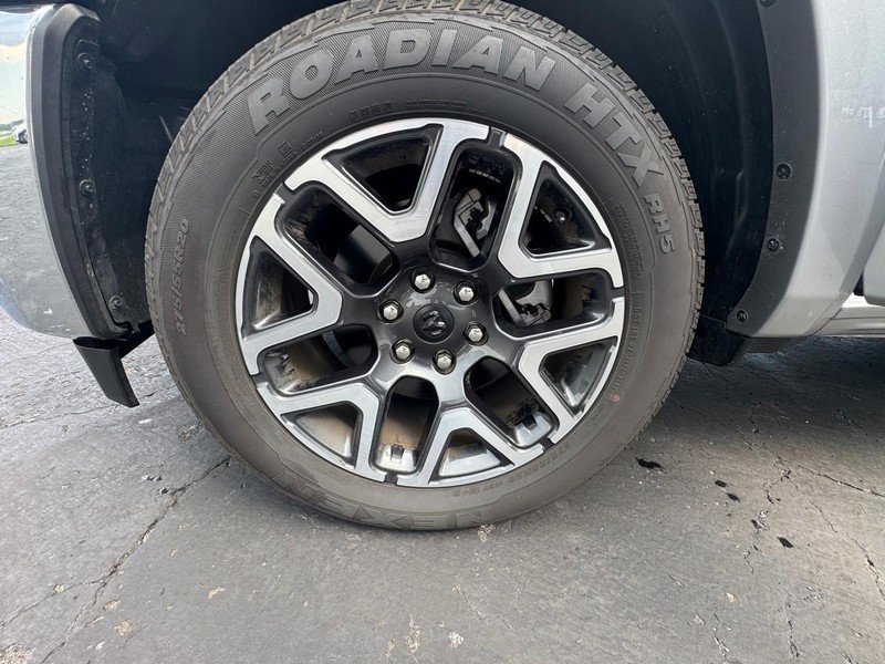 Used 2025 RAM 1500 Laramie image 9